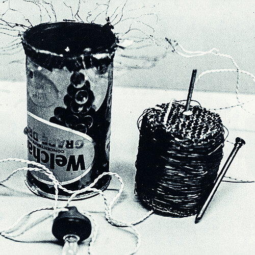Das berühmte «Tin Can Radio» von Victor Papanek, das er für die UNESCO gestaltete. Eine Blechdose mit einem Transistor, betrieben mit Paraffin und einem Docht.